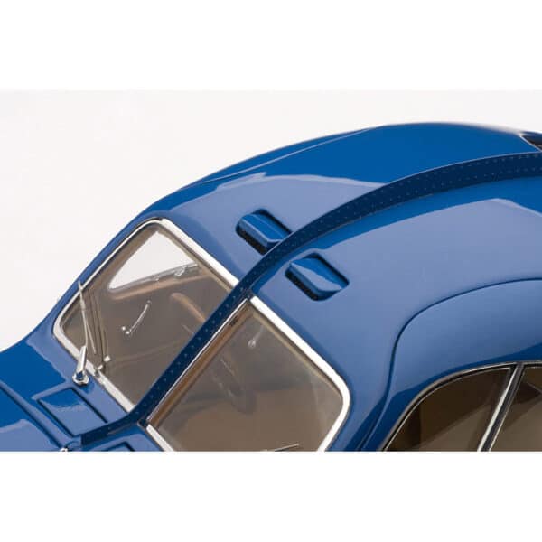 autoart - 1:18 bugatti type 57s atlantic (blue with silver metal wire spoke wheels)