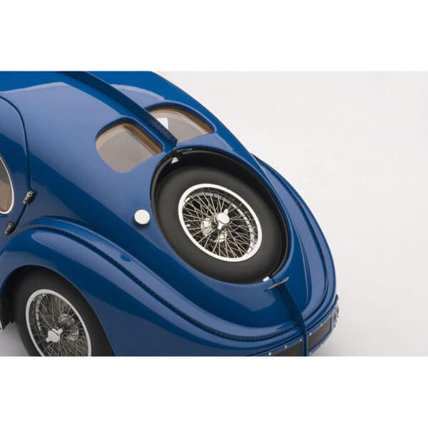 autoart - 1:18 bugatti type 57s atlantic (blue with silver metal wire spoke wheels)