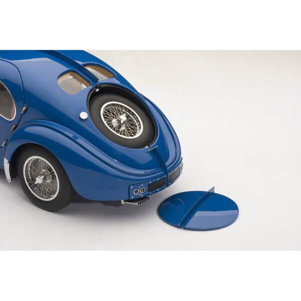 autoart - 1:18 bugatti type 57s atlantic (blue with silver metal wire spoke wheels)