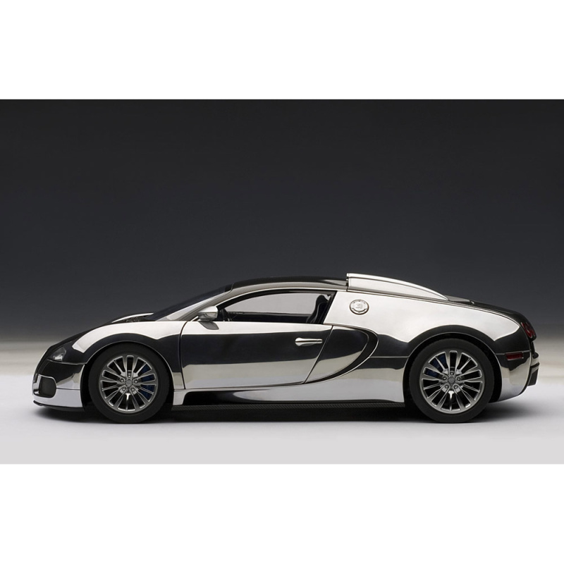AUTOart 1:18 Bugatti Veyron Super Sport Diecast Model - Dark Blue/Silver White (70939)