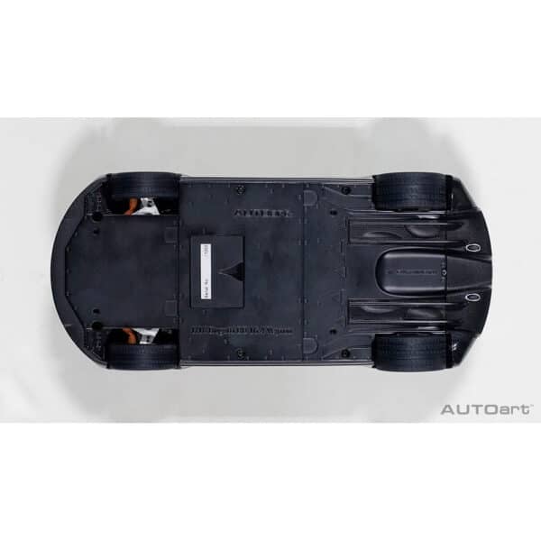 autoart - 1:18 bugatti veyron (red/black) #001