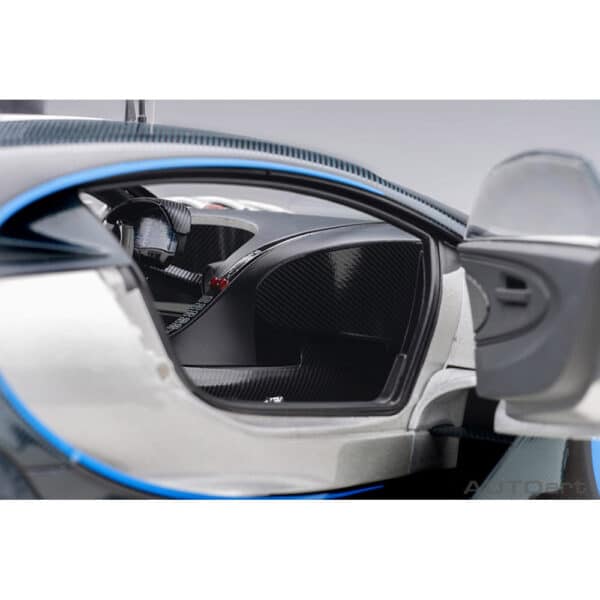 autoart - 1:18 bugatti vision gt (argent silver/blue carbon)