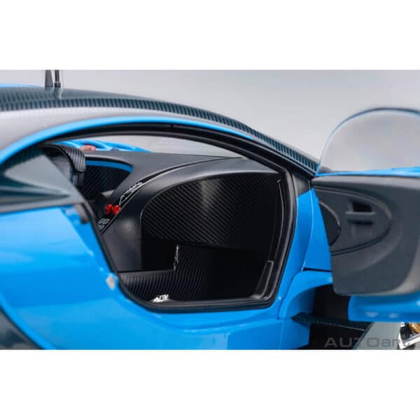autoart - 1:18 bugatti vision gt (bugatti light blue racing/blue carbon)