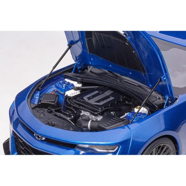 autoart - 1:18 chevrolet camaro zl1 2017 (hyper blue metallic)