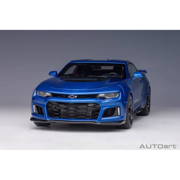 autoart - 1:18 chevrolet camaro zl1 2017 (hyper blue metallic)