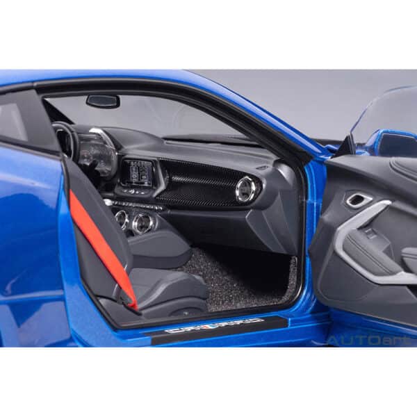 autoart - 1:18 chevrolet camaro zl1 2017 (hyper blue metallic)