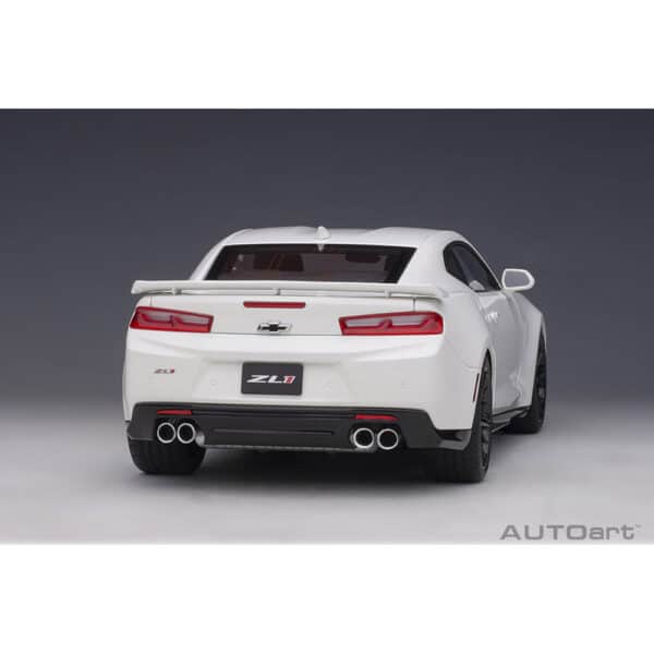 autoart - 1:18 chevrolet camaro zl1 2017 (summit white)