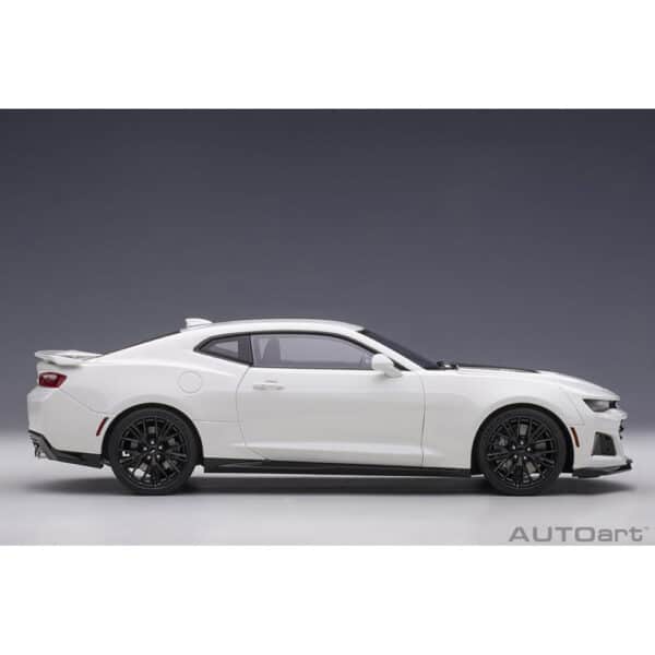autoart - 1:18 chevrolet camaro zl1 2017 (summit white)