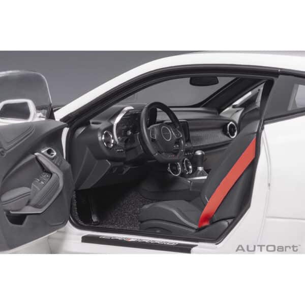 autoart - 1:18 chevrolet camaro zl1 2017 (summit white)