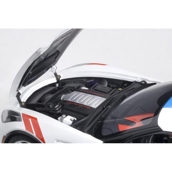autoart - 1:18 chevrolet corvette c7 grand sport (artic white)