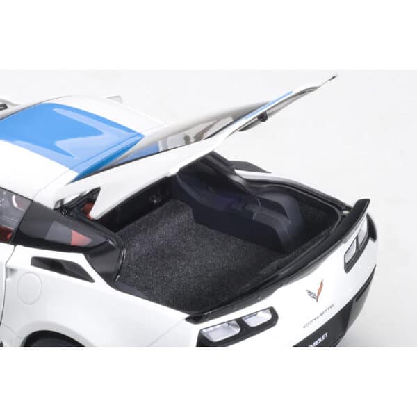 autoart - 1:18 chevrolet corvette c7 grand sport (artic white)