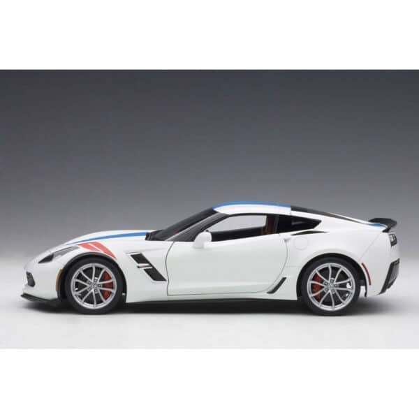 autoart - 1:18 chevrolet corvette c7 grand sport (artic white)