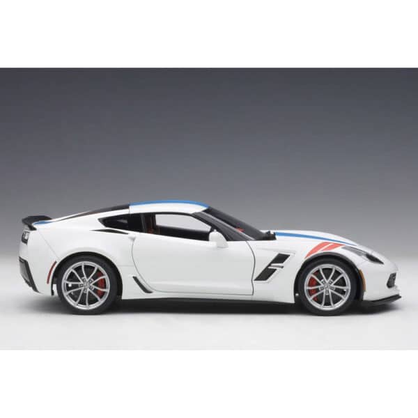 autoart - 1:18 chevrolet corvette c7 grand sport (artic white)