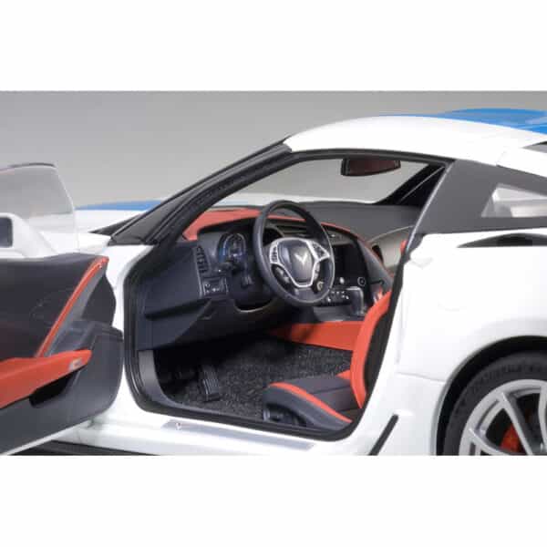 autoart - 1:18 chevrolet corvette c7 grand sport (artic white)