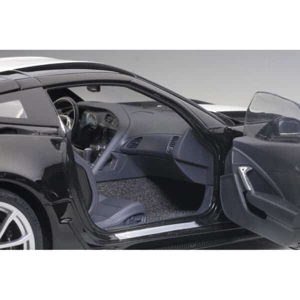 autoart - 1:18 chevrolet corvette c7 grand sport (black)