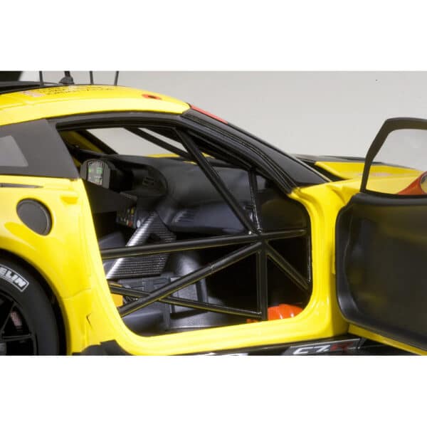 autoart - 1:18 chevrolet corvette c7.r le mans 24h 2016 #64