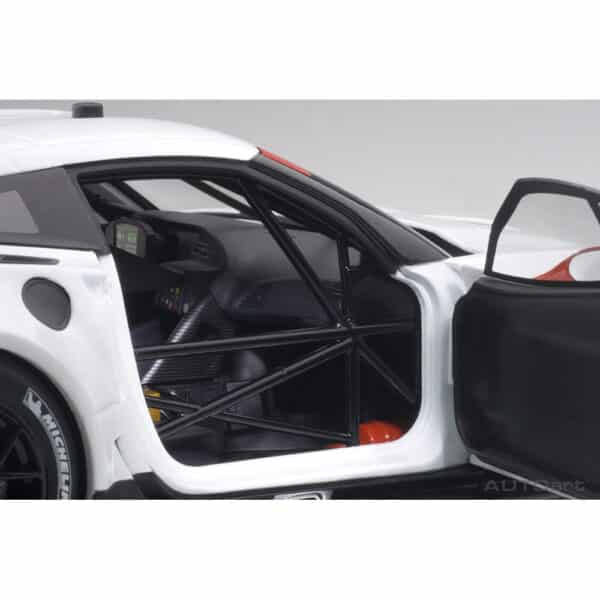 autoart - 1:18 chevrolet corvette c7.r plain body version (white)