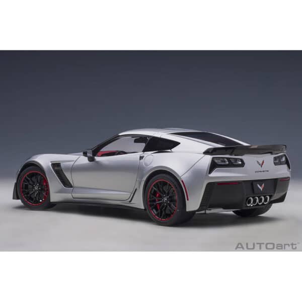 autoart - 1:18 chevrolet corvette c7 z06 (blade silver)