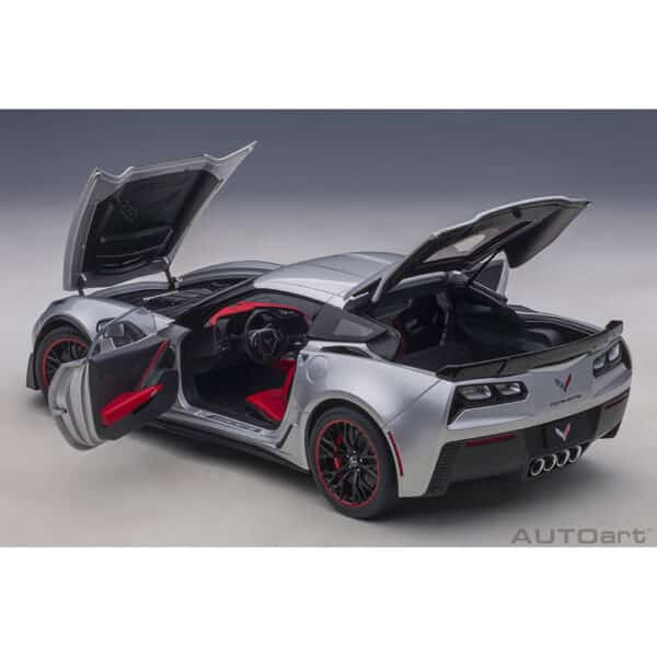 autoart - 1:18 chevrolet corvette c7 z06 (blade silver)