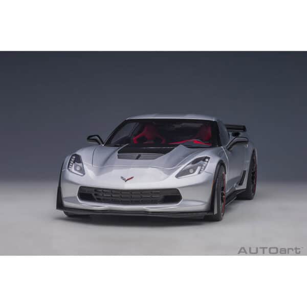 autoart - 1:18 chevrolet corvette c7 z06 (blade silver)