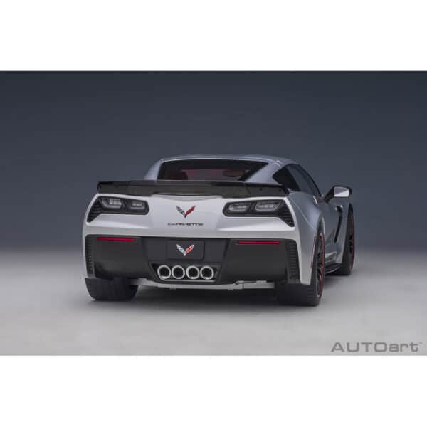 autoart - 1:18 chevrolet corvette c7 z06 (blade silver)