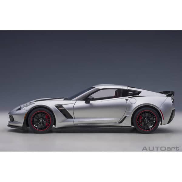 autoart - 1:18 chevrolet corvette c7 z06 (blade silver)