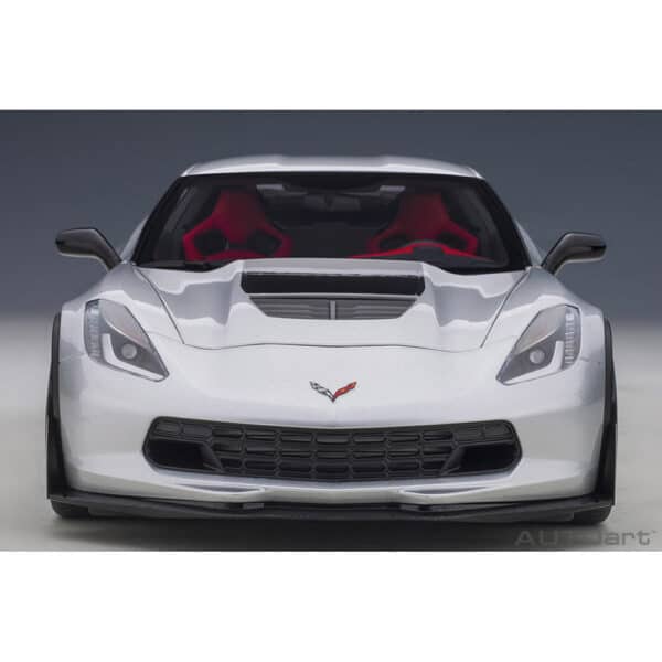autoart - 1:18 chevrolet corvette c7 z06 (blade silver)