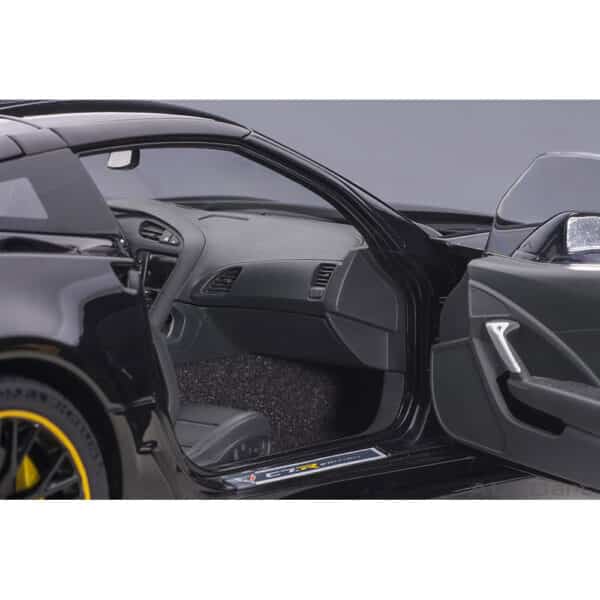 autoart - 1:18 chevrolet corvette c7 z06 c7r edition (black)