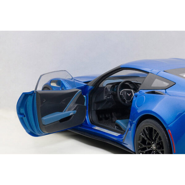 autoart - 1:18 chevrolet corvette c7 z06 (laguna blue tintcoat)