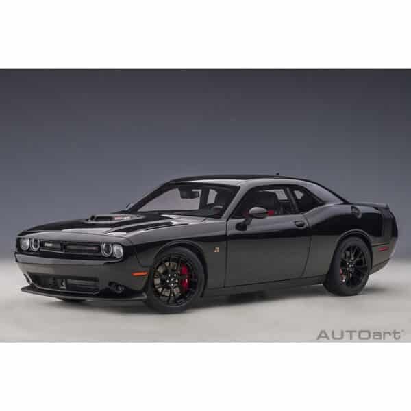 autoart - 1:18 dodge challenger 392 hemi scat pack shaker 2018 (pitch black)
