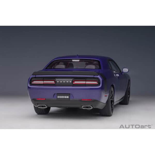 autoart - 1:18 dodge challenger 392 hemi scat pack shaker 2018 (plum crazy)