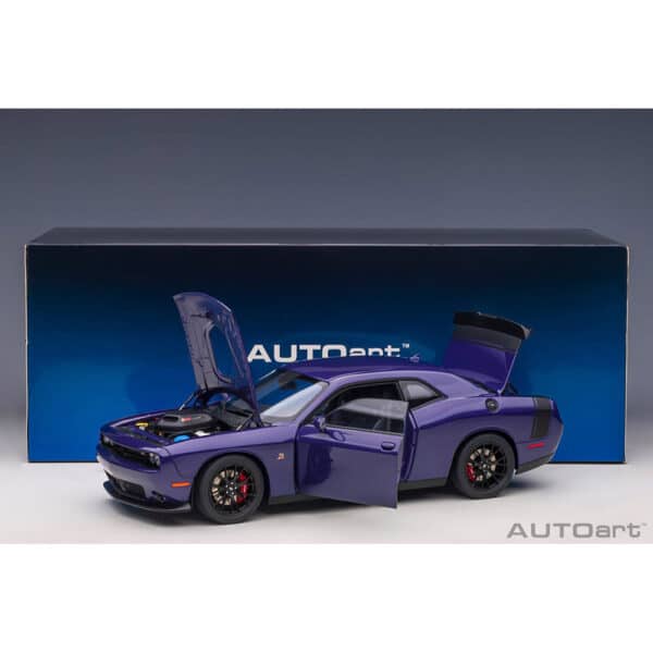 autoart - 1:18 dodge challenger 392 hemi scat pack shaker 2018 (plum crazy)