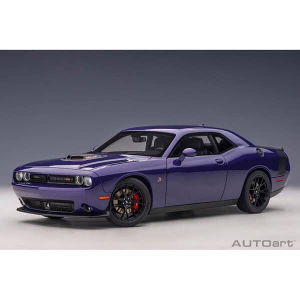 autoart - 1:18 dodge challenger 392 hemi scat pack shaker 2018 (plum crazy)