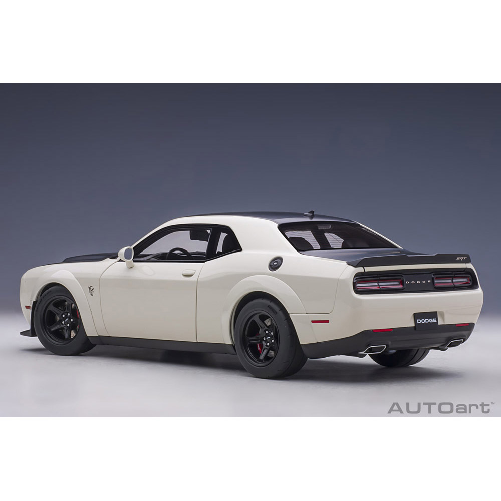 1:18 2020 Dodge Challenger R/T Scat Pack Widebody Plum Crazy by Solido
