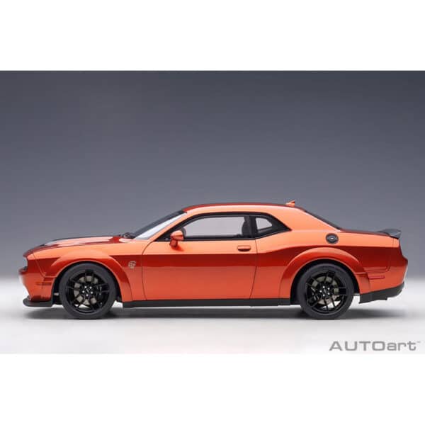 autoart - 1:18 dodge challenger srt hellcat widebody 2018 (sinamon stick)