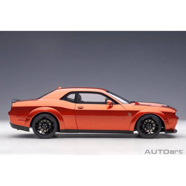 autoart - 1:18 dodge challenger srt hellcat widebody 2018 (sinamon stick)