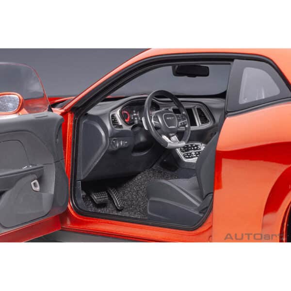 autoart - 1:18 dodge challenger srt hellcat widebody 2018 (sinamon stick)