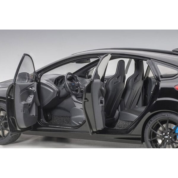 AUTOart - 1:18 Ford Focus RS 2016 (Shadow Black) 26 autoart - 1:18 ford focus rs 2016 (shadow black)