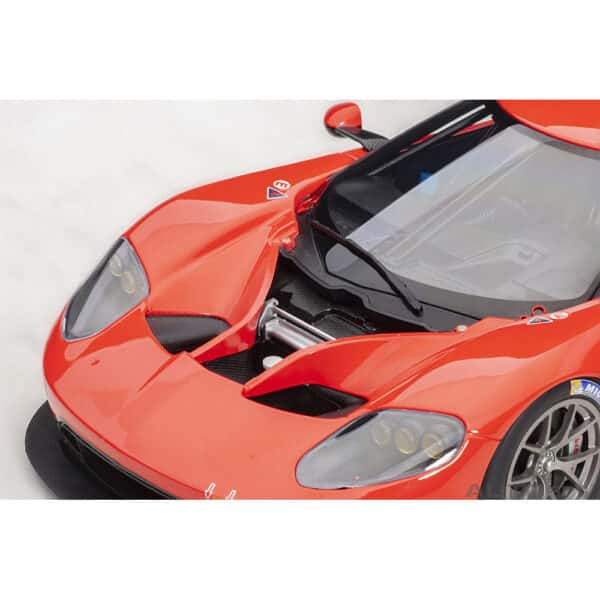 autoart - 1:18 ford gt gte plain body version (red)