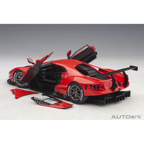 autoart - 1:18 ford gt gte plain body version (red)