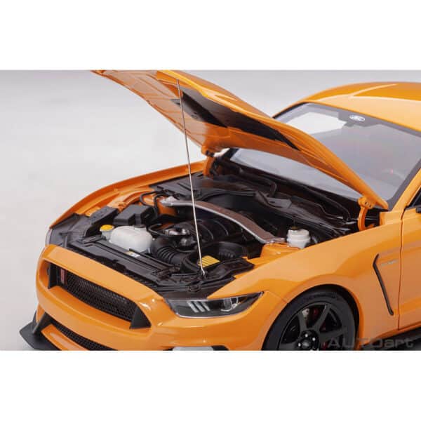 autoart - 1:18 ford mustang shelby gt-350r (fury orange)