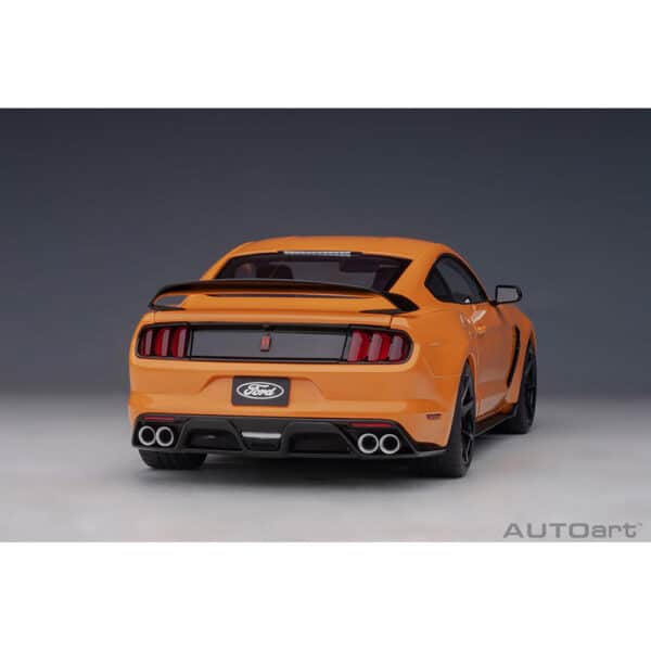 autoart - 1:18 ford mustang shelby gt-350r (fury orange)