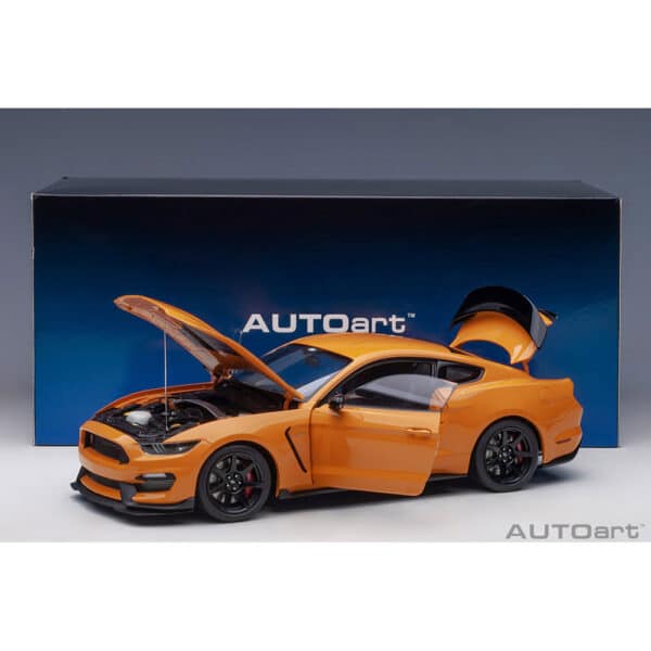 autoart - 1:18 ford mustang shelby gt-350r (fury orange)