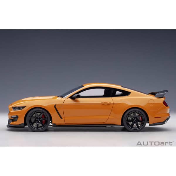 autoart - 1:18 ford mustang shelby gt-350r (fury orange)