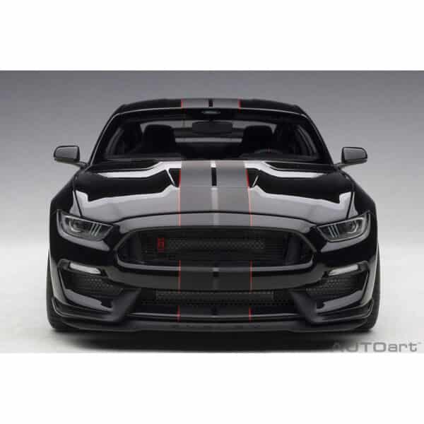 autoart - 1:18 ford mustang shelby gt-350r (shadow black)