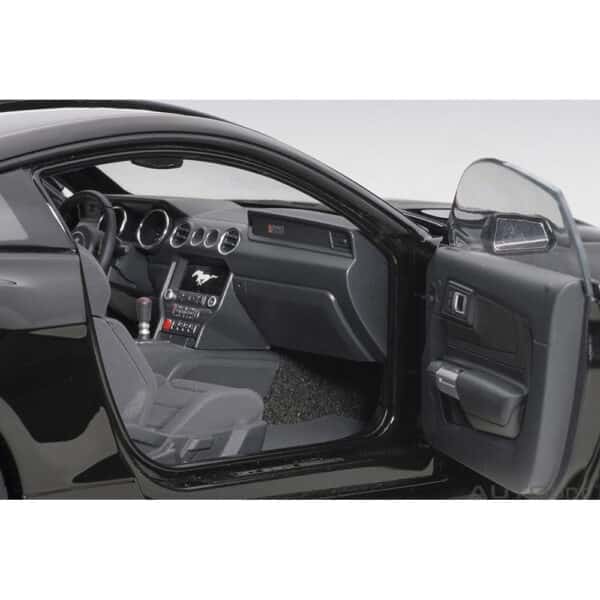 autoart - 1:18 ford mustang shelby gt-350r (shadow black)