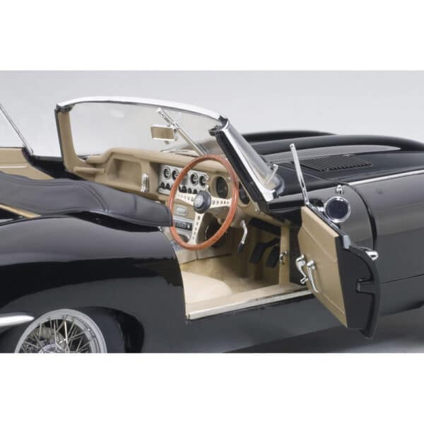 autoart - 1:18 jaguar e-type roadster series i 3.8 (black)