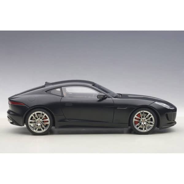 autoart - 1:18 jaguar f-type r coupe (matt black)