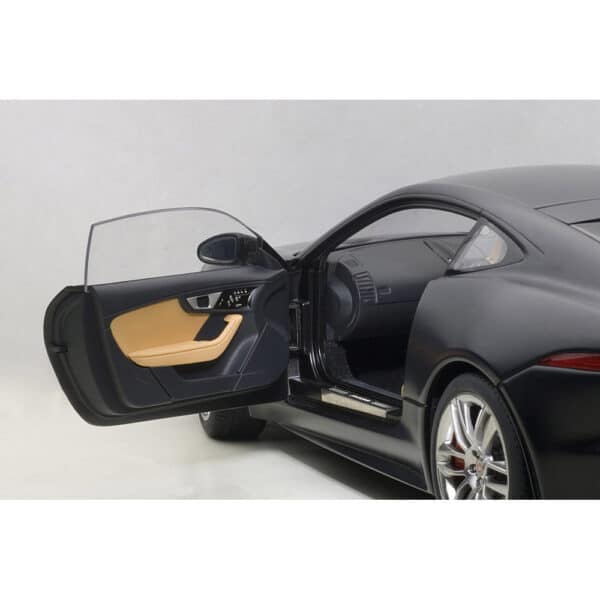 autoart - 1:18 jaguar f-type r coupe (matt black)