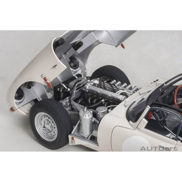 autoart - 1:18 jaguar lightweight e-type (white)
